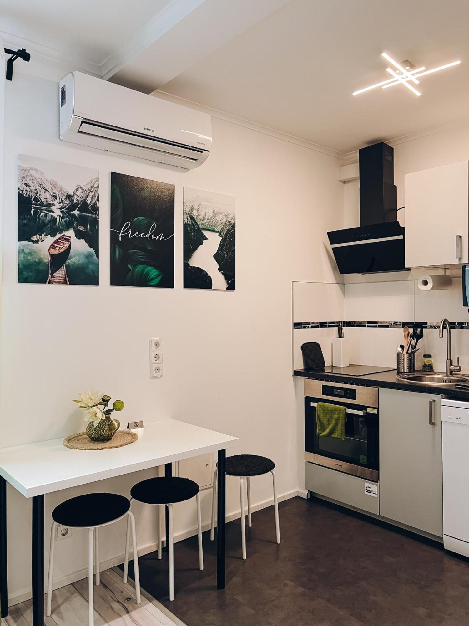 Neuwertiges Apartment Mit Kostenlose Privatparkplatz Auch Fuer Transporter Geeignet R1 Freiberg am Neckar Bagian luar foto